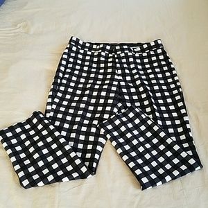 Avery crop in B/W check